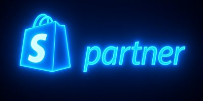 20250607_2219_Logo mit Blauem Glow_remix_01jx60pgbrfq7vwbrs3dnwart9_1075x717